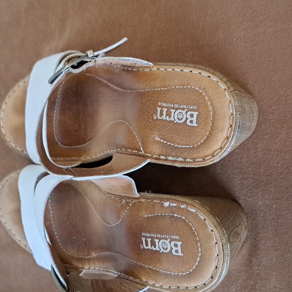 Born white leather strappy sandals size 9 wedge - Picture 4 of 8